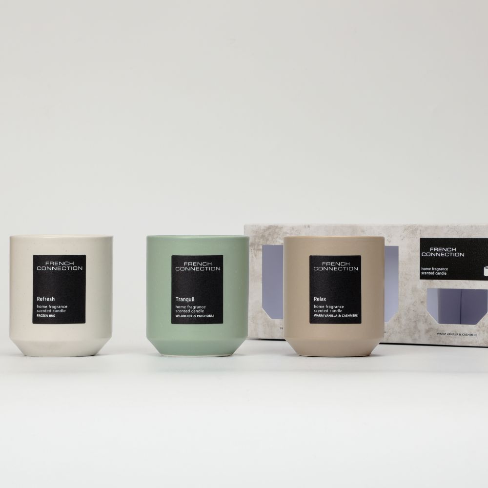 שלישיית נרות קטנים בריחות מרעננים ארוזים בקופסא יוקרתית