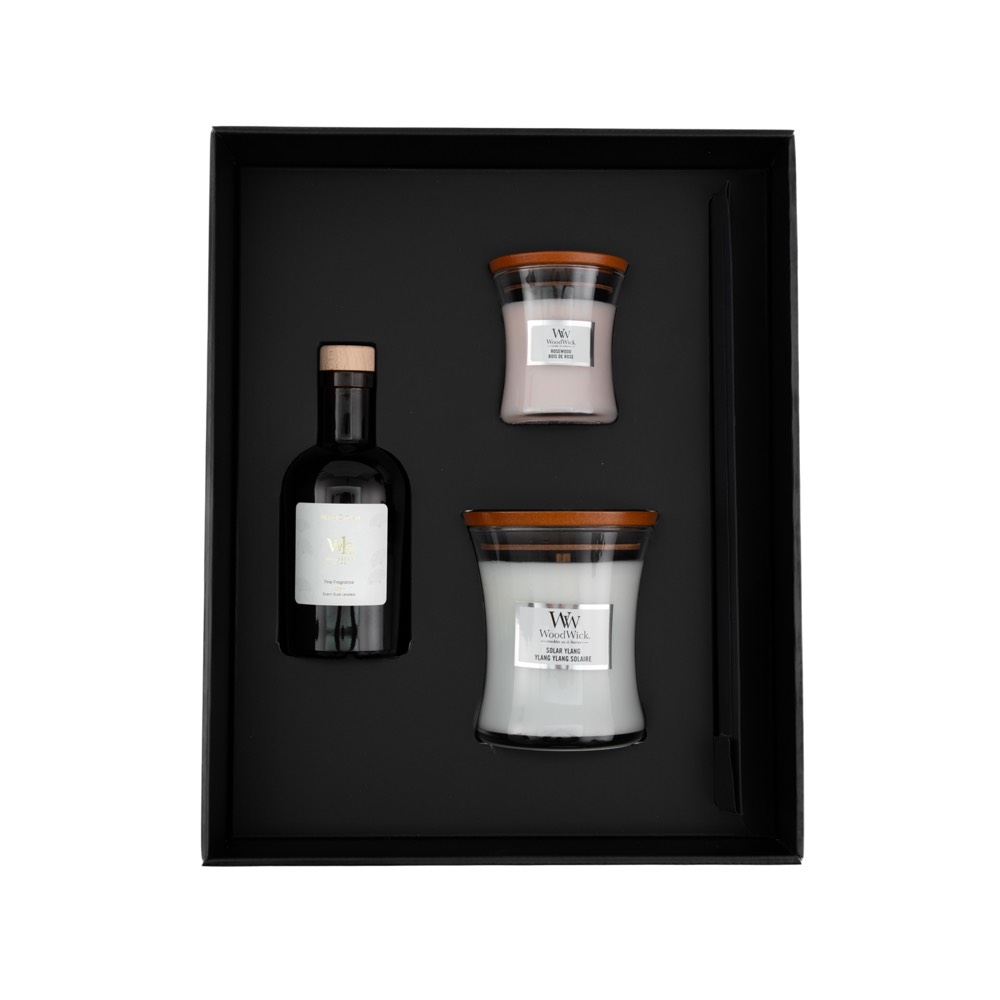 מארז מתנה משולש- 2 נרות ריחניים ומפיץ ריח